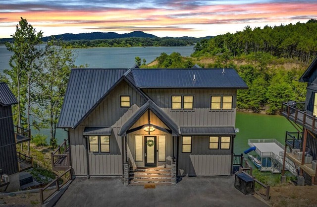 New lakefront cabin with indoor pool, sauna, hot tub, seasonal private dock!