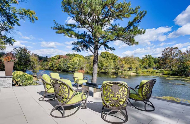 New Lakefront Studio Kayak, Patio & MiniGolf