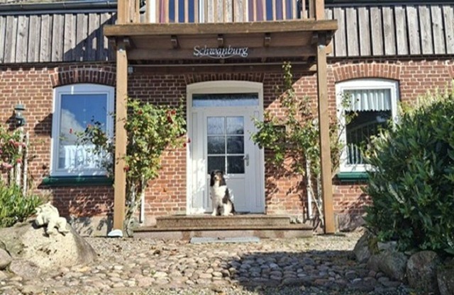 NEW - Large, cozy vacation home Schwanburg - 10 min. drive to the Baltic Sea beach