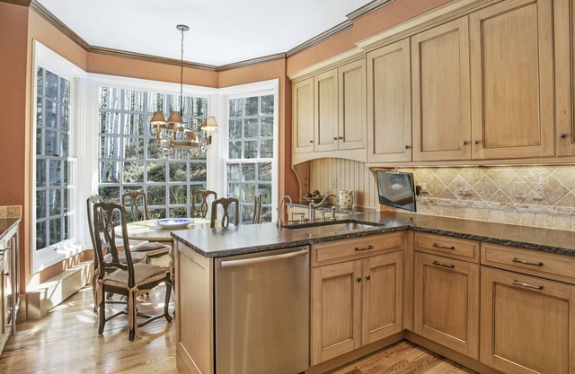 NEW LISTING! 5BR Near Golden Peak