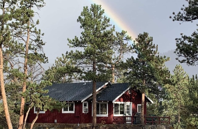 New Listing! Beautiful Remodeled Cabin! Excellent Location! WIFI