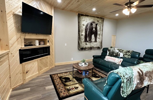 NEW LISTING! BRAND NEW with 2 beds/2 baths - Spacious, Mountain Views, Central