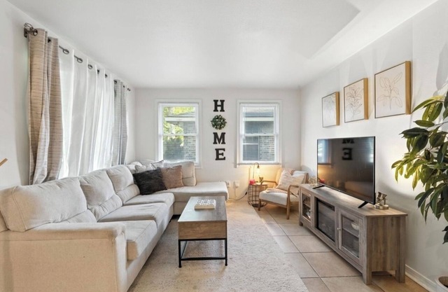 NEW LISTING! Completely renovated modern farmhouse w/3bdr.