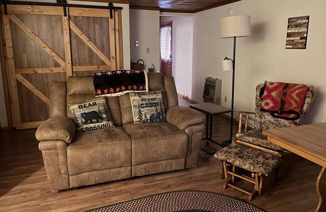 NEW listing!Cozy ski condo w/easy access to slopes, mountain bike&hiking trails!
