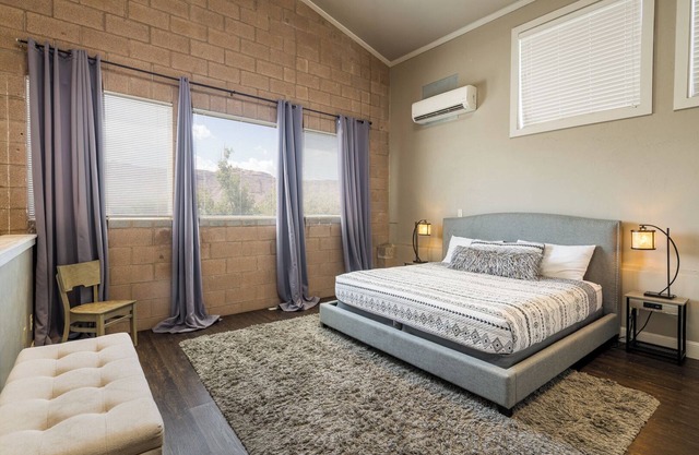 New Listing! Modern Studio Retreat in the Heart of Moab