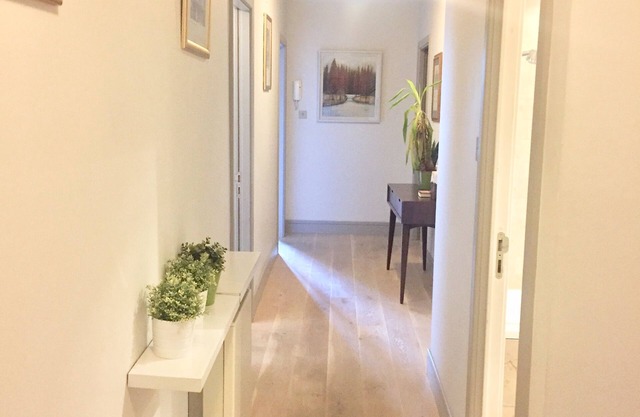 NEW LISTING - Superb 3 Bed/2 Bathroom Apartment in Grand Canal Dock