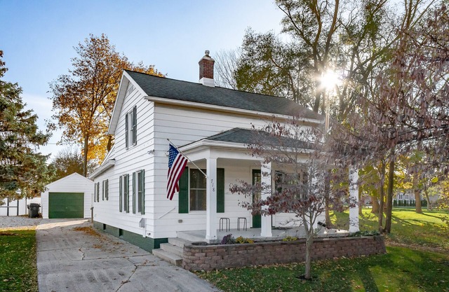 NEW LISTING! Walking distance to Notre Dame, 3BR - 1.5BA House. Go Irish ☘️💙☘️