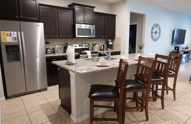 New Listing! Windsor At Westside Resort, 7mi to Disney & 15mi to Universal - 103