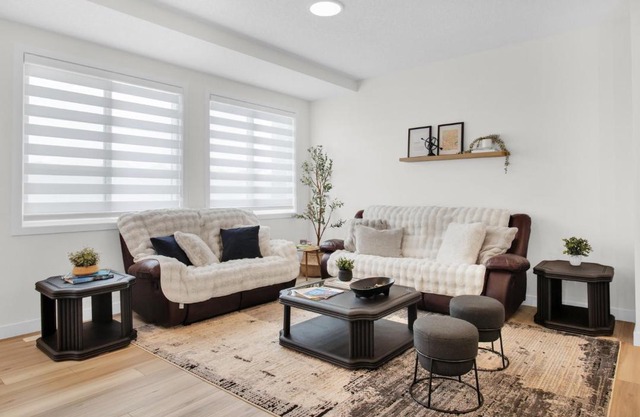 New Luxury Sleeps 7 AC Double Garage