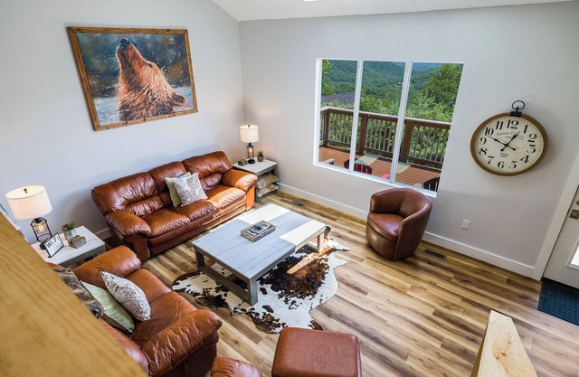 New! Lynx Lodge - Luxury Mountain Modern Home - Sleeps 14-16, great rates!
