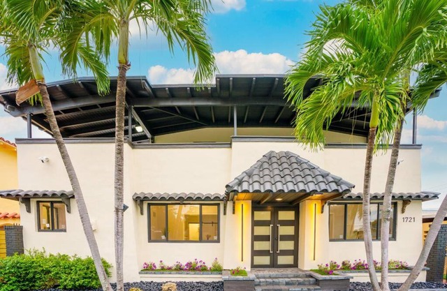 New Miami & Calle Ocho Home with Arcade!