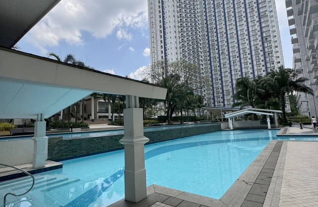 New, modern and clean, family friendly condo