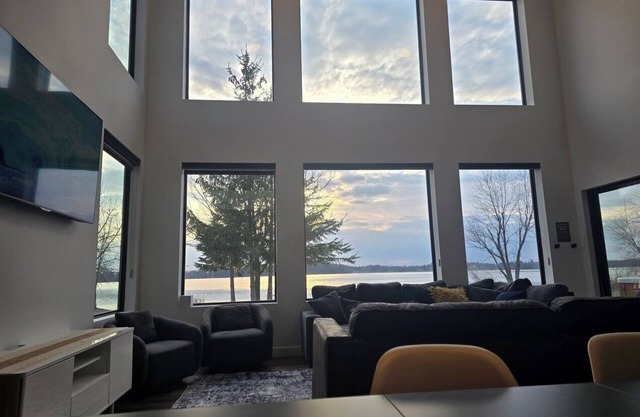 New Modern Lakefront Cabin on West Rush Lake