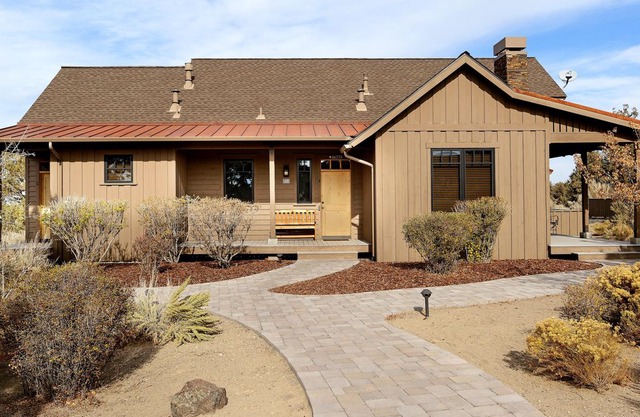 New Official Resort Listing! 3 BR Brasada Cabin w/ Hot Tub