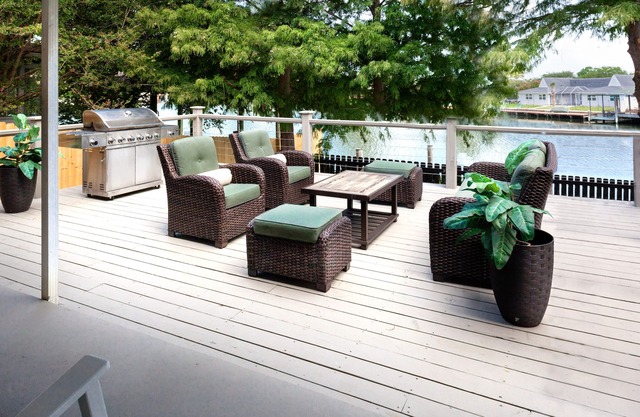 New Orleans Area Beautiful Waterfront Home 4BR with Private Boat Dock