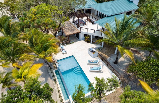 New-Photo Perfect-Beachfront Home-Infinity Pool