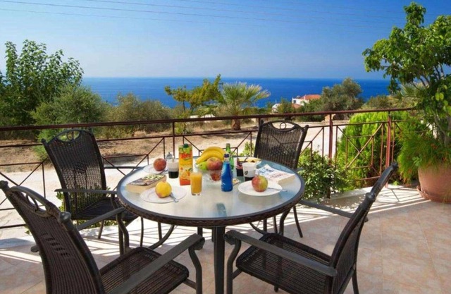 New photos Two bed pool close to shops seaview