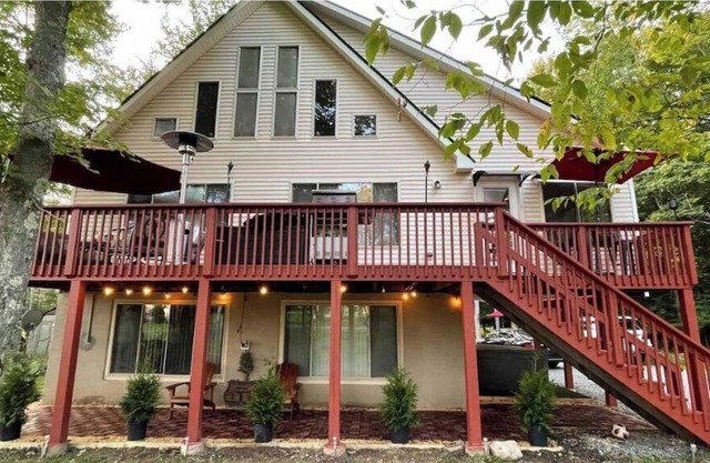 New: Poconos Spacious Paradise in The Hideout