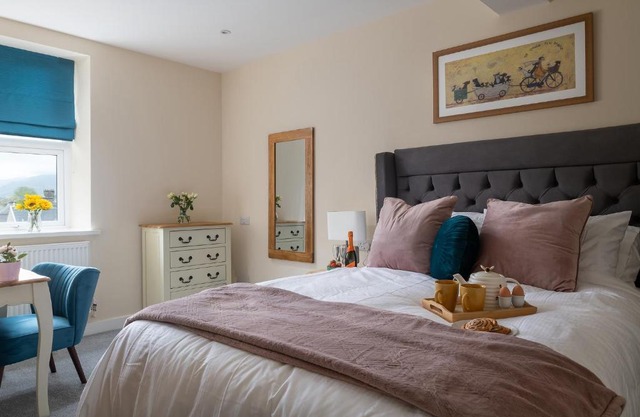 NEW Romantic, dog friendly hideaway, Snowdon views