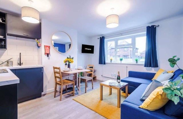 NEW! Spacious apartment, ideal for business & work