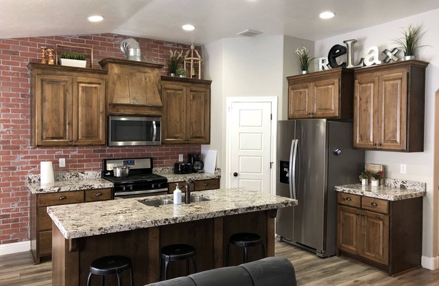 New, stunning retreat, sleeps 8. Hot Tub. Duplex home