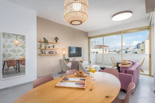 New Sunny 2BR By Bograshov Beach