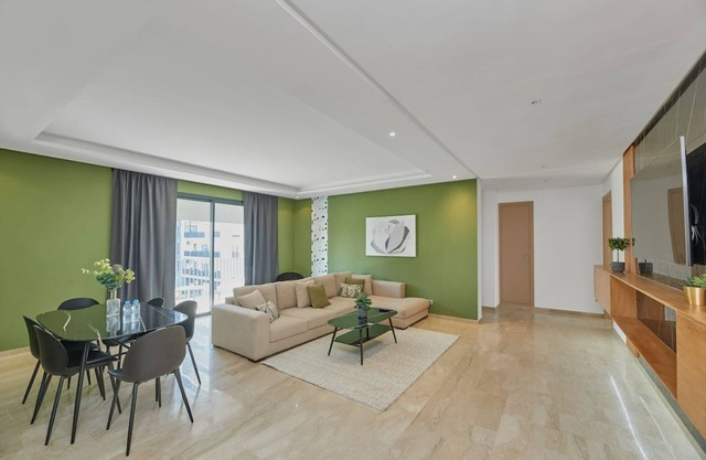 ☆ New Very Refined 2 BR Apartment + Swimming Pool