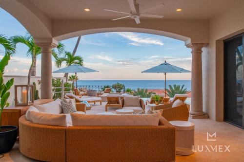 NEW VILLA Stunning Villa Fully Staffed in Del Mar Palmilla