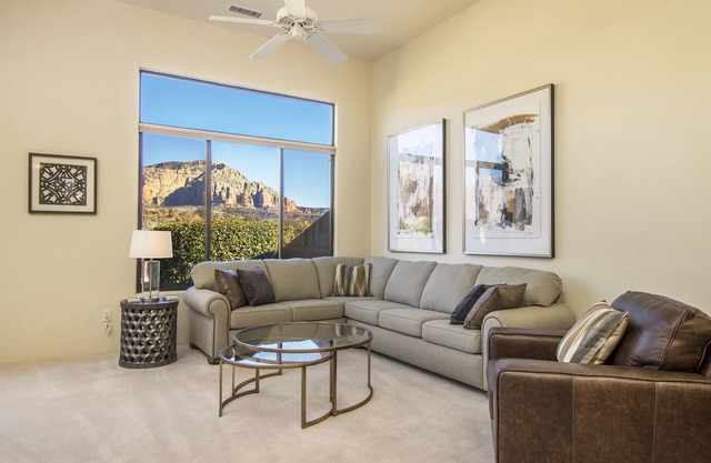 New Winter Rates! AMAZING VIEWS! Pool, Golf, Tennis & Hiking