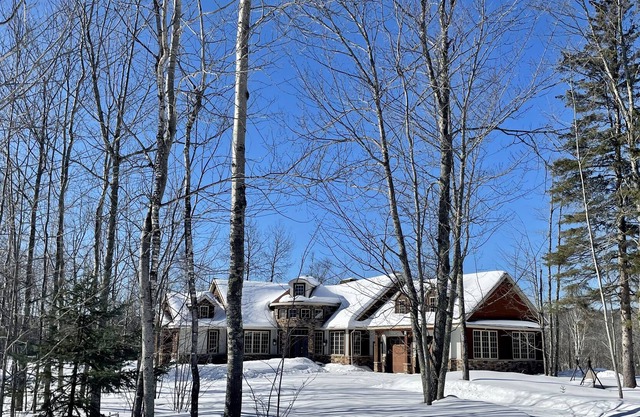 NEW! Wynne Ridge Estate - Ski Lights and Solitude Await!