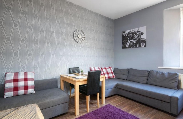 Newcastle City centre super spacious town house free parking and Wi-Fi