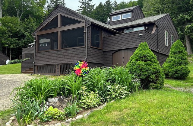 Newfound Lake Bristol, NH Lakefront Cottage