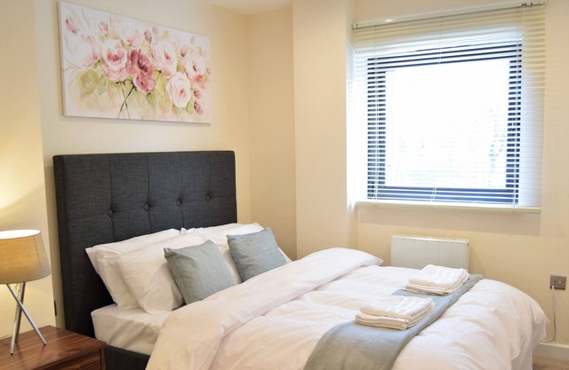 Newly refurbished, Greater London. Apartment 3