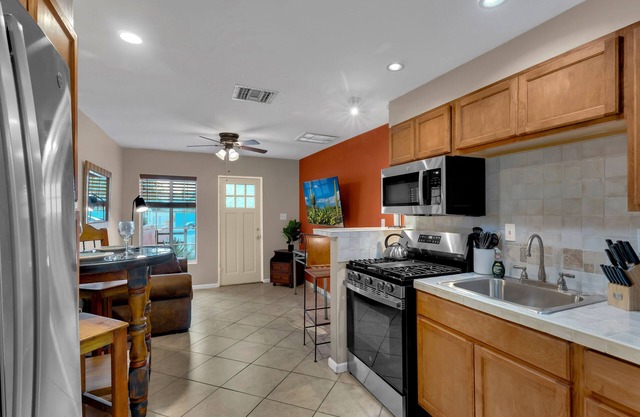Newly Remodeled Quaint and Cozy Casita- Fully Remodeled in Central Tucson!