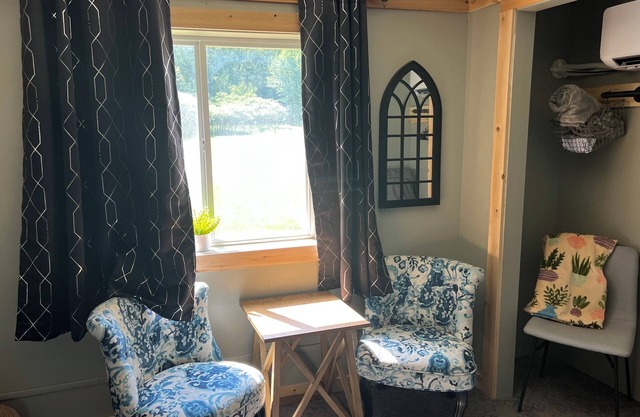 Newly Remodeled! Unit 7 Just minutes from the Lake. One queen bed.