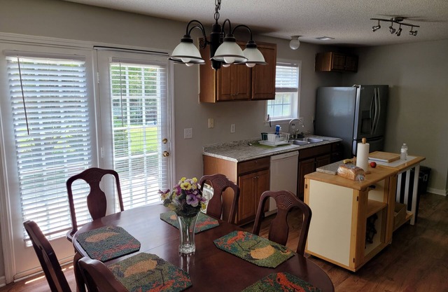 newly renovated 4 bedroom home, 6 miles from downtown Greenville!