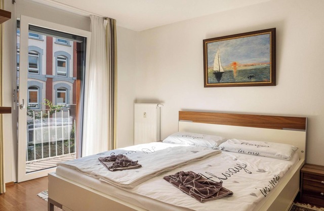 Newly Renovated Apartment “Ferienwohnung bei Marta” with Balcony