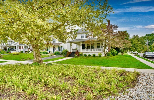 Newly Renovated Asbury Park 4br home off street parking, walk to beach & town.