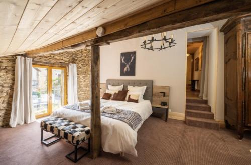 Newly renovated fort with panoramic landscape view jacuzzi & billiard