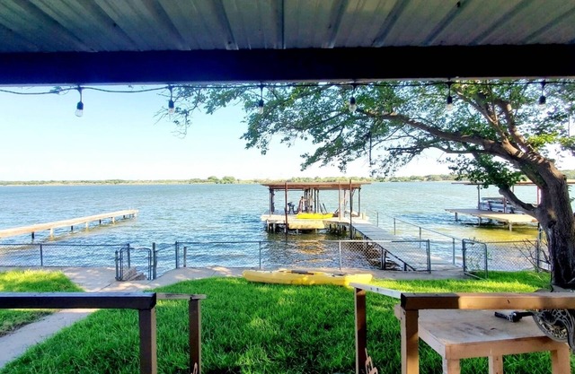 Newly Renovated Lakefront w/Private Dock, Game Room, Kayak, Paddle Boat