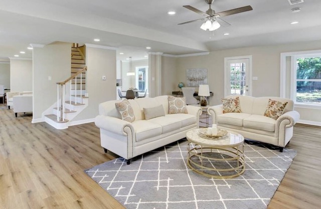 ★Newly Renovated★Family Retreat★CentralLocation