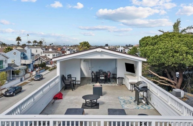 Newport Beach 2 Bedroom Home/Beach/Roof Top