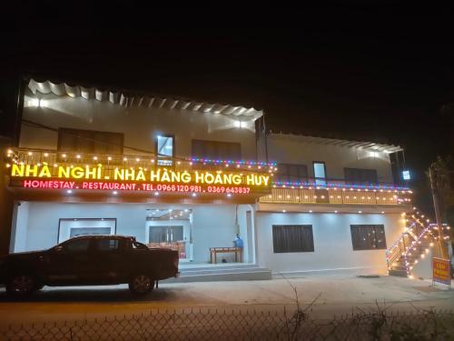 Nhà hàng, nhà nghỉ Hoàng Huy