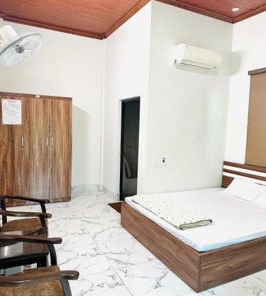 Nhà Nghỉ Tân Tiến