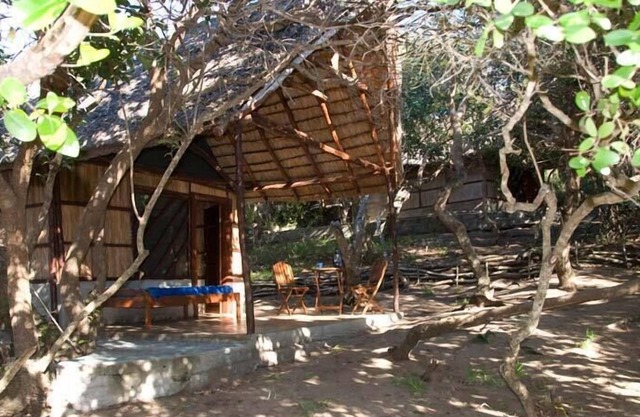Nhanombe Lodge