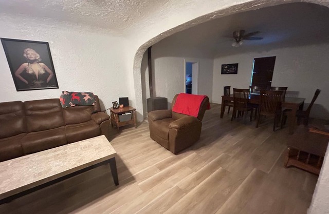 Nice 2-bedroom house with WiFi in Albuquerque