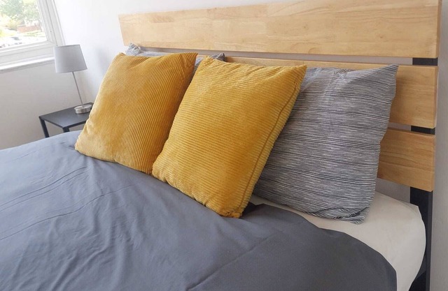 Nice 3 Bedroom 2 Bathroom House - Wimbledon - 22 mins to Central London