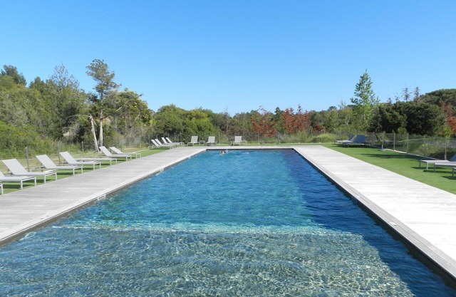 Nice apartment for 4 guests with WIFI, A/C, pool, TV and patio