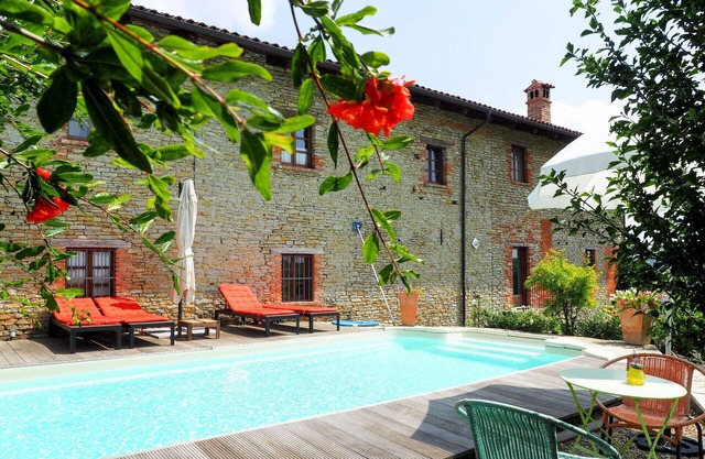 Nice apartment for 4 guests with pool and terrace