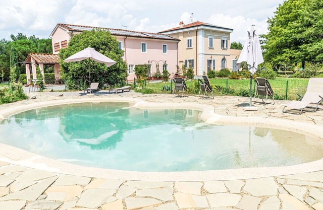 Nice apartment for 4 people with A/C, pool, WIFI, balcony and pets allowed